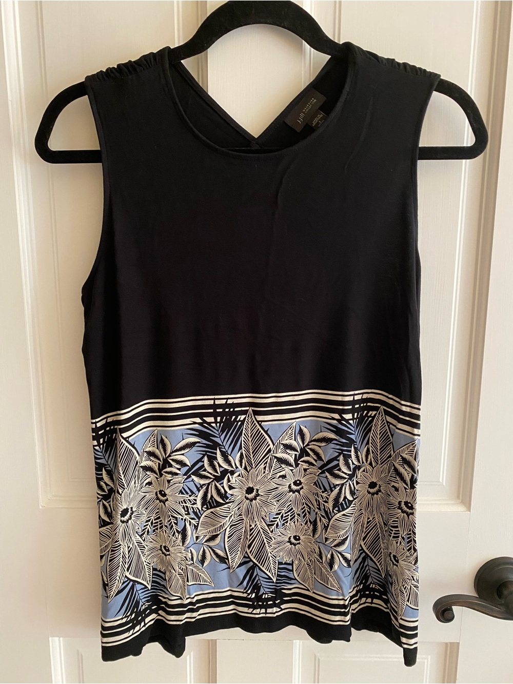 Sleeveless top, women’s small petite